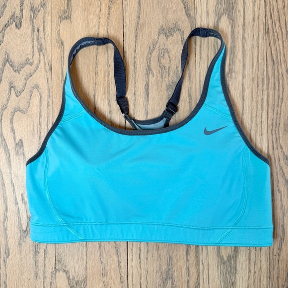 Nike Women’s Turquoise Dri Fit Sports Bra with Clasp and Adustable Straps Size M - Picture 2 of 14